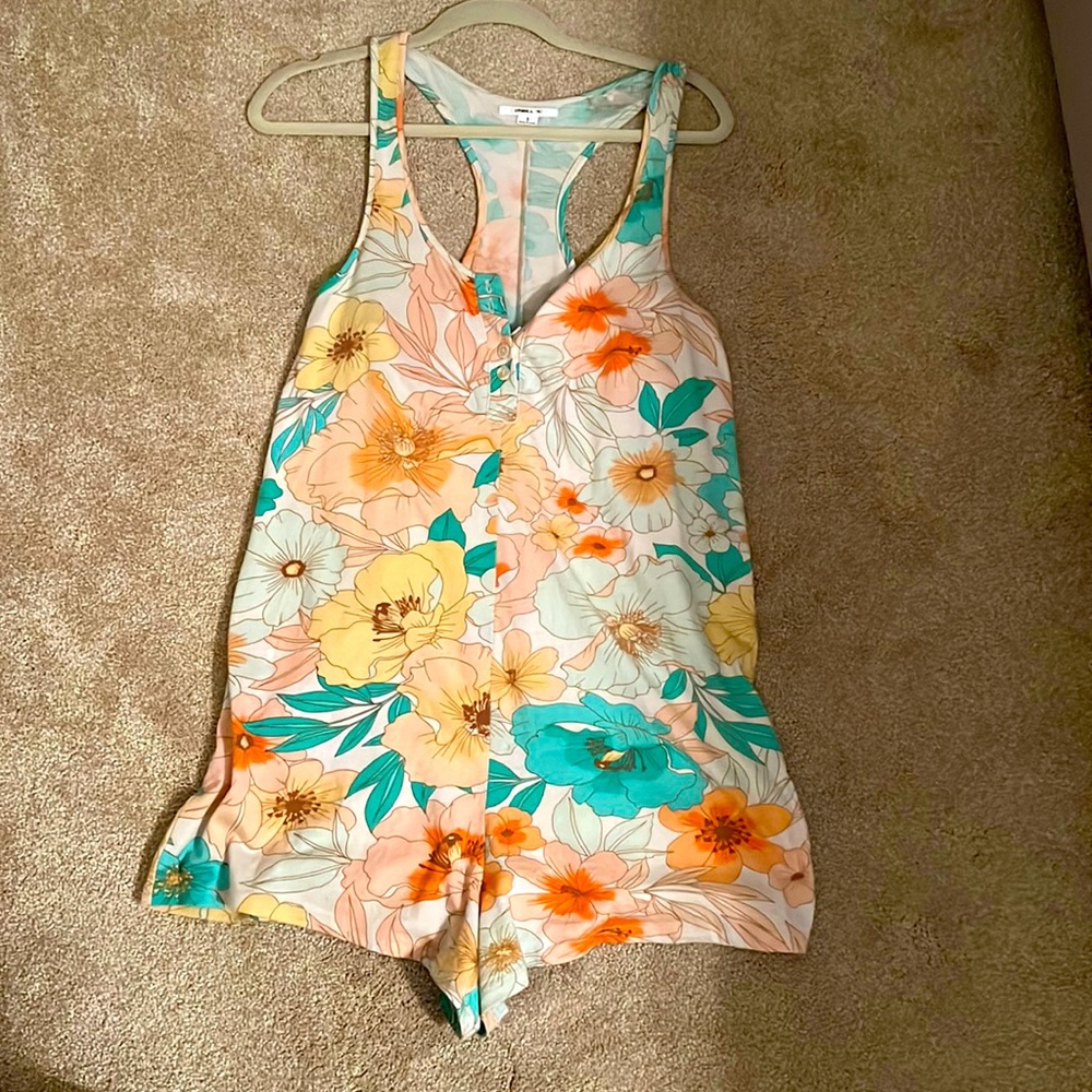 O’Neill romper size small
